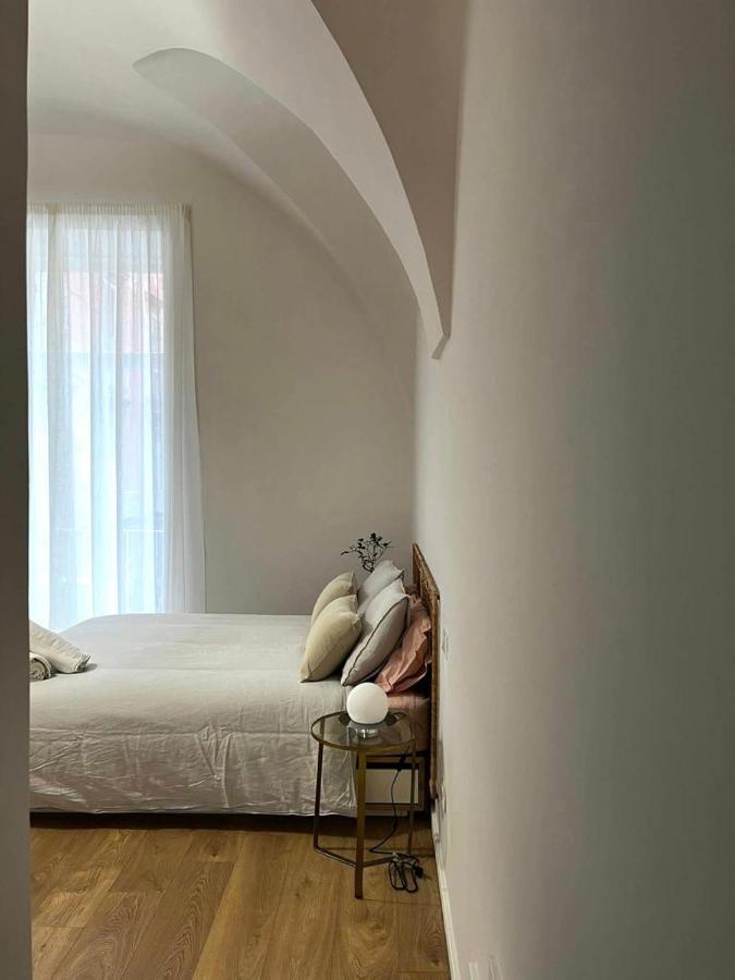 Apartment La Finestra Su Chiaia *