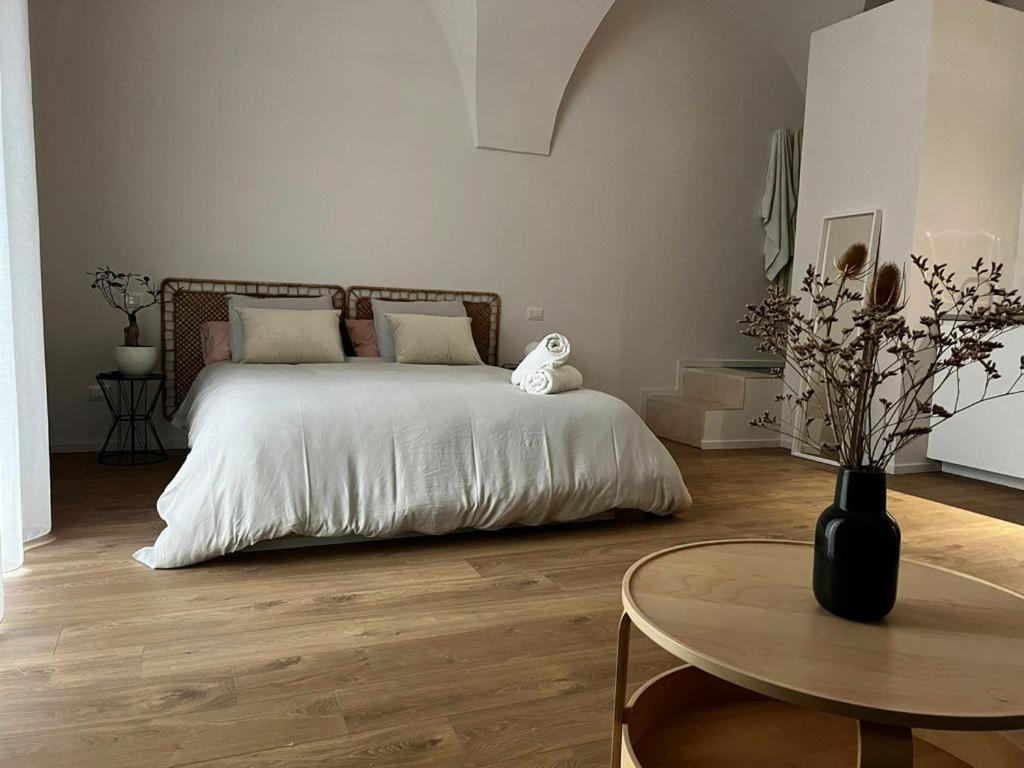 Apartment La Finestra Su Chiaia *